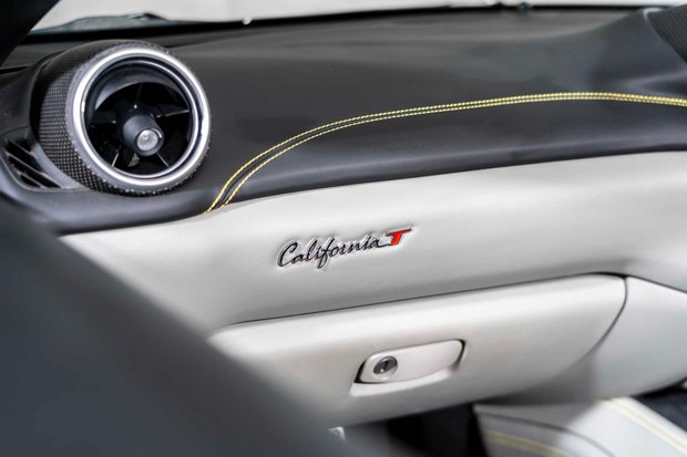 Ferrari California T. MAGNERIDE SUSPENSION. BESPOKE INTERIOR. TWO-TONE BODYWORK. CARPLAY. 4