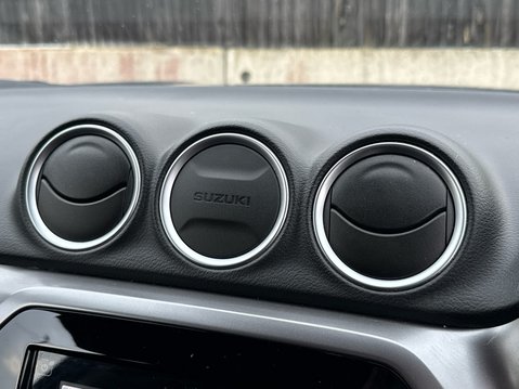 Suzuki Vitara SZ-T BOOSTERJET MHEV 19