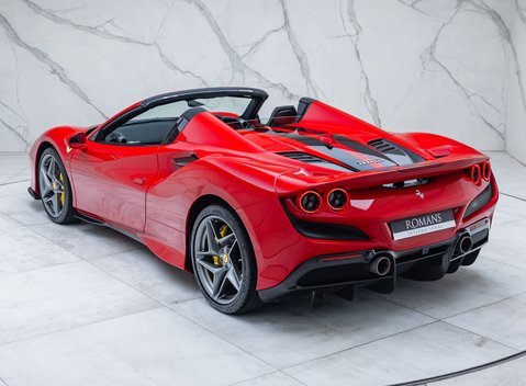 Ferrari F8 Spider 10