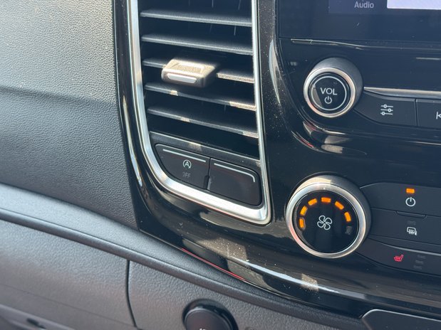 Ford Transit Custom AUTO Crew Cab SWB L1H1 320 Sport Air Con Camera Nav NO VAT SELECT 39