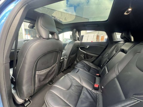 Volvo V40 2.0 V40 R-Design Pro D3 Automatic 5dr - NATIONAL DELIVERY* 21