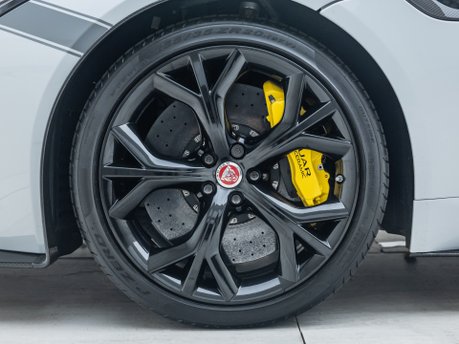 Jaguar F-Type PROJECT 7