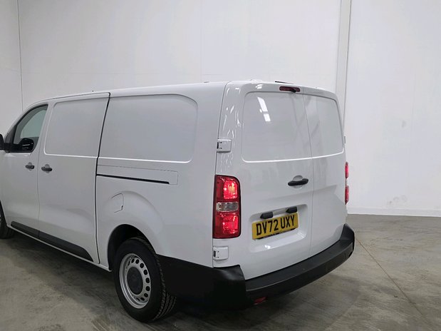 Vauxhall Vivaro Vauxhall Vivaro L2 Diesel 2900 1.5d 100ps Dynamic H1 Van 11
