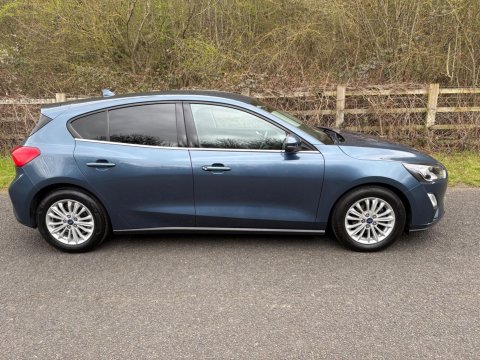Ford Focus TITANIUM 6