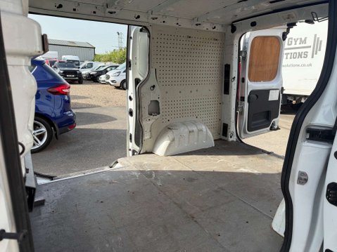 Vauxhall Vivaro 1.6 Vivaro 2700 CDTI 19