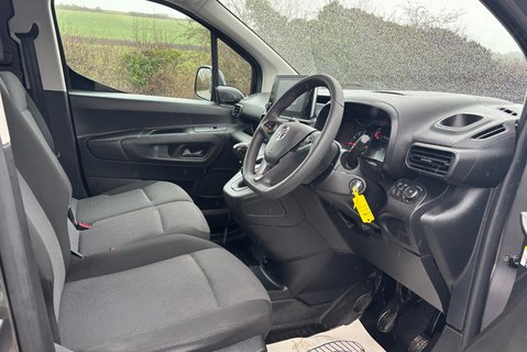 Vauxhall Combo L2H1 2300 100ps Pro Panel Van - Sat Nav / Rear Camera 19