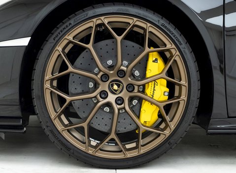 Lamborghini Huracan LP640-2 Tecnica 6