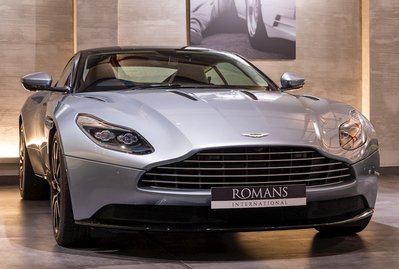 Aston Martin DB11 V12