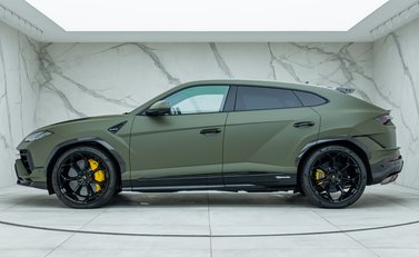 Lamborghini Urus Performante 2
