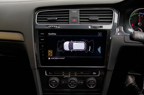 Volkswagen Golf E-GOLF 34