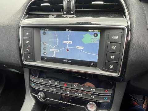 Jaguar F-Pace 2.0 D180 Prestige AWD Euro 6 (s/s) 5dr 5