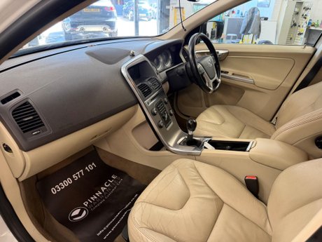 Volvo XC60 2.4 D4 SE Lux AWD Euro 5 (s/s) 5dr 32