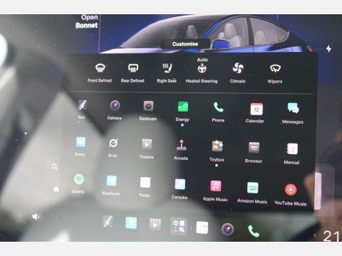 Tesla Model Y LONG RANGE 19