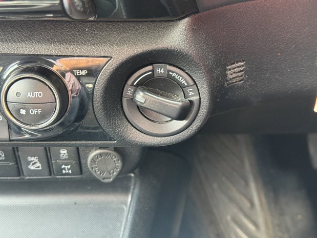 Toyota Hilux Invincible | Auto | 2.4 LT | Double Cab | Camera | Sensors | EURO 6 34