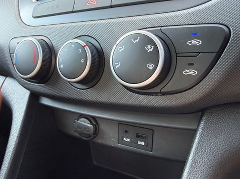Hyundai i10 SE AUTOMATIC 19