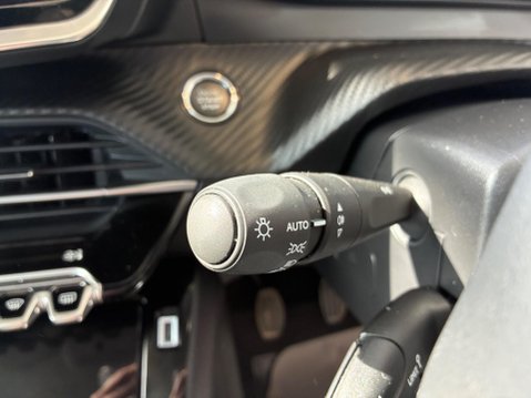 Peugeot 208 1.2 PureTech Allure Euro 6 (s/s) 5dr 22