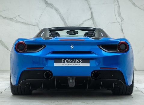 Ferrari 488 SPIDER 11