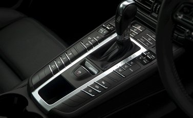 Porsche Macan Turbo 21