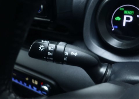 Toyota Yaris 1.5 Yaris Design HEV CVT 5dr 35