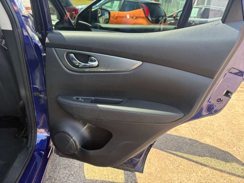 Nissan Qashqai 1.3 Qashqai N-Connecta DiG-T 5dr 59