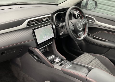 MG ZS EV 72.6 kWh SE 14