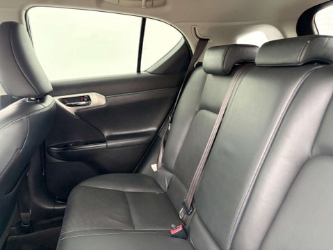 Lexus CT 1.8 CT 200h Luxury CVT 5dr 49