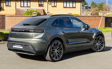 Porsche Macan 4 Electric 4