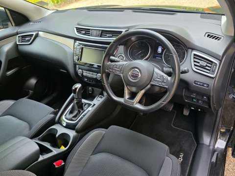 Nissan Qashqai 1.3 Qashqai N-Connecta DiG-T Semi-Auto 5dr 9
