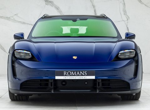 Porsche Taycan Turbo S Cross Turismo 4