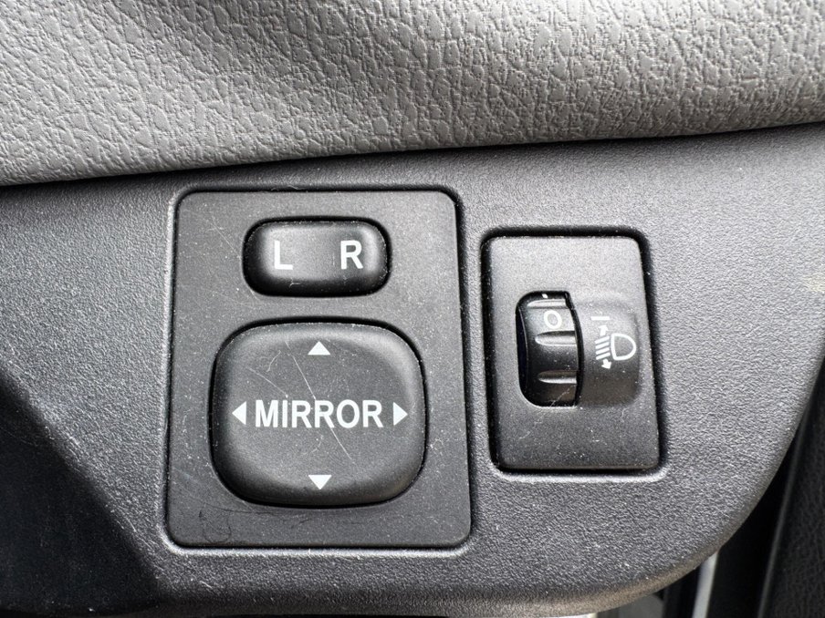 2016 Toyota Yaris — image 22