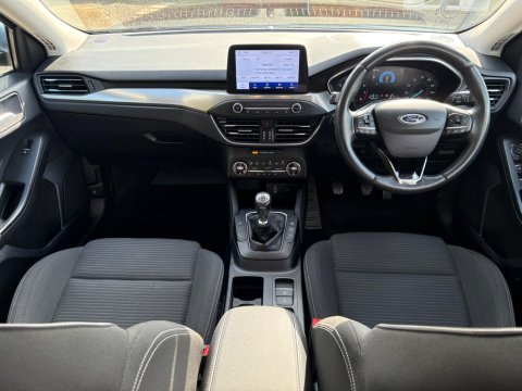 Ford Focus TITANIUM 6