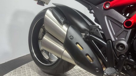 Ducati Diavel 1198 CARBON EDITION 24K 1 OWNER JUST SERVICED MOT APRIL 2027 13