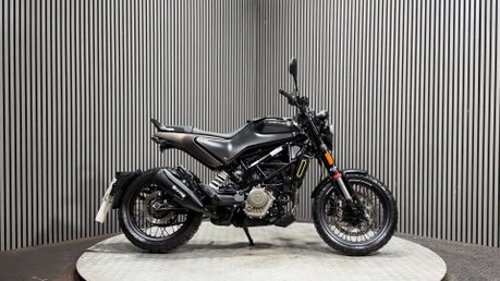 Husqvarna Svartpilen 125 2022 ONLY 6K MODERN CLASSIC FEEL 15BHP MOT OCTOBER 2027 1