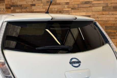 Nissan LEAF 24kWh Visia Hatchback 5dr Electric Auto (107 bhp) 75
