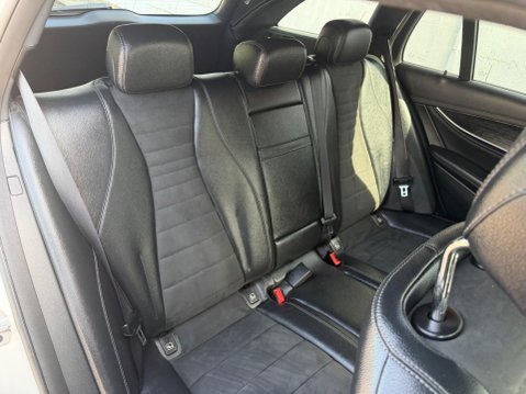 Mercedes-Benz E Class 2.0 E300de 13.5kWh AMG Line (Premium) G-Tronic+ Euro 6 (s/s) 5dr 40