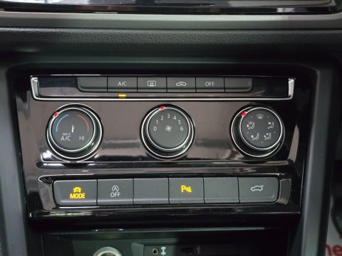 Volkswagen Touran 2.0 TDI BlueMotion Tech SE Family Euro 6 (s/s) 5dr 33