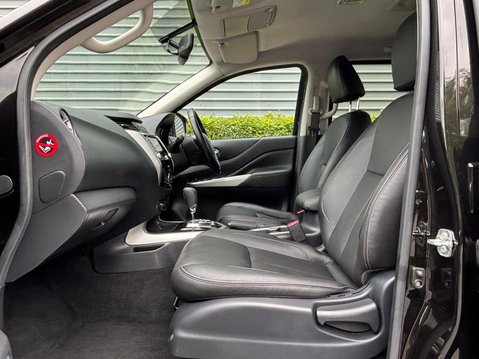 Nissan Navara DCI TEKNA SHR DCB 17