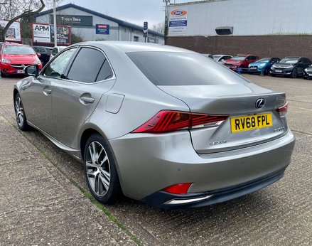 Lexus Is 2.5 IS 300h Advance CVT 4dr 8