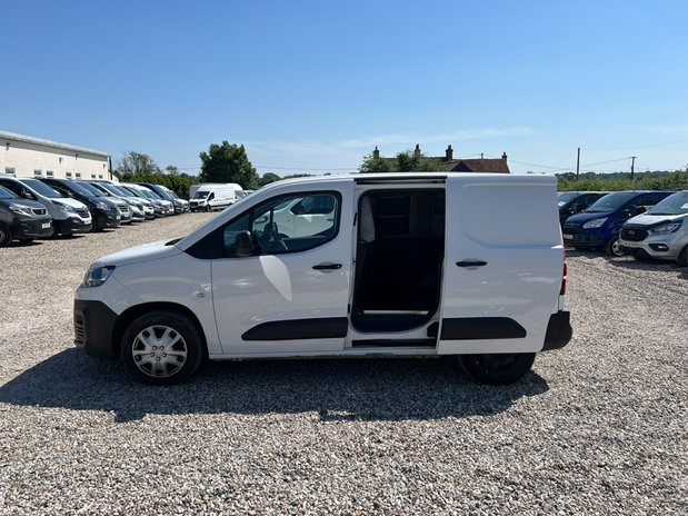 Citroen Berlingo SWB L1H1 Low Roof Enterprise Air Con Sensors Tow Bar EURO 6 11