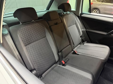 Volkswagen Tiguan 2.0 TDI SE Navigation 4Motion Euro 6 (s/s) 5dr 41