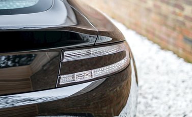 Aston Martin V12 Vantage S 24