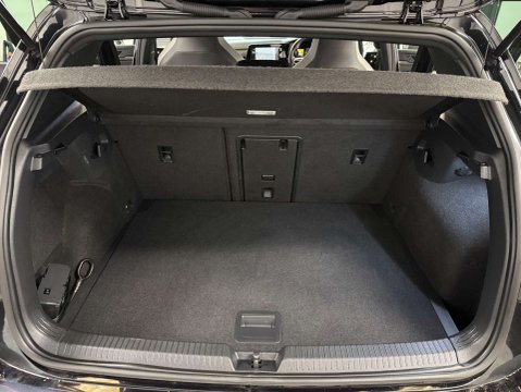 Volkswagen Golf 1.5 Golf R-Line eTSI Semi-Auto 5dr 41