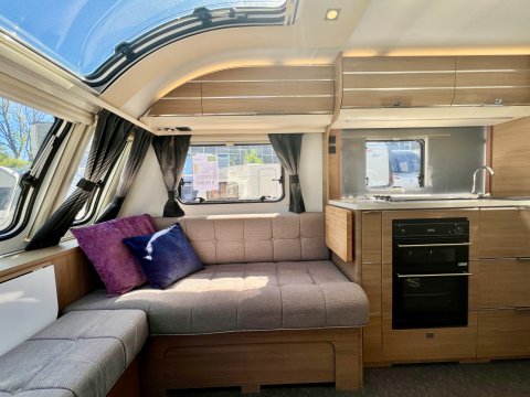 Adria Adora Thames 613 UT 17