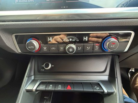 Audi Q3 1.5 TFSI CoD 35 Black Edition Sportback 5dr Petrol Manual Euro 6 (s/s) (150 28