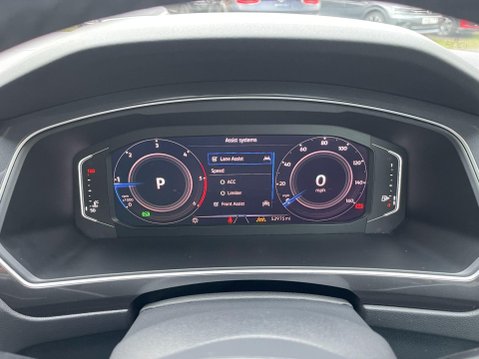 Volkswagen Tiguan 2.0 TDI SEL SUV 5dr Diesel DSG Euro 6 (s/s) (150 ps) 32