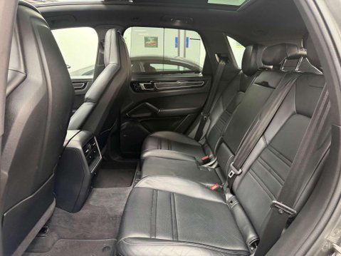Porsche Cayenne 3.0T V6 GPF SUV 5dr Petrol TiptronicS 4WD Euro 6 (s/s) (340 ps) 40