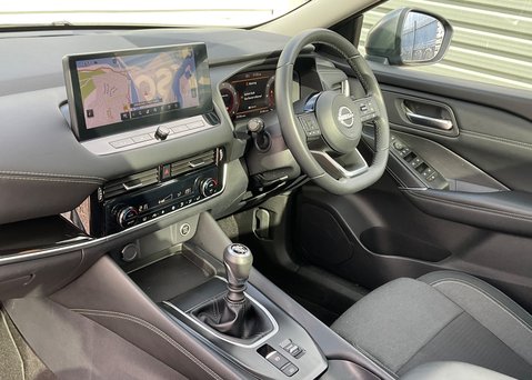 Nissan Qashqai DIG-T N-CONNECTA MHEV 12