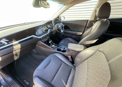 Kia Niro ESTATE 1.6 GDi Hybrid 2 DCT 8