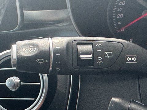 Mercedes-Benz GLC 2.0 GLC250 AMG Line (Premium) SUV G-Tronic+ 4MATIC Euro 6 (211 ps) 18