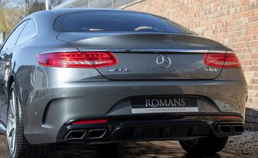 Mercedes-Benz S Class S63 Coupe 26